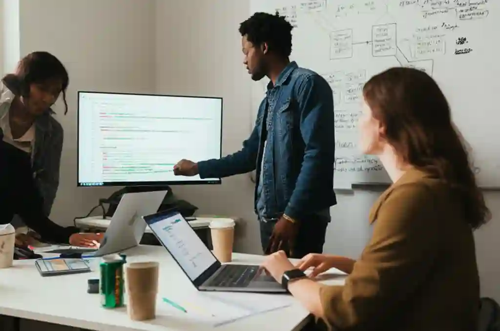 Students in a computer science lab